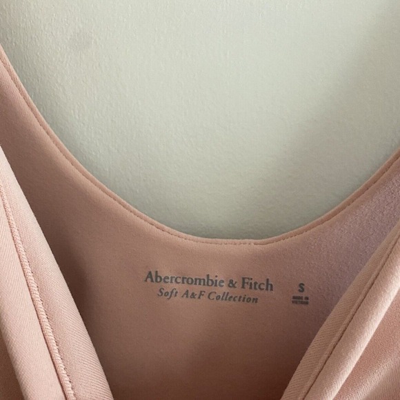 New Abercrombie & Fitch Soft Collection Blush Pink Seamless Thong Bodysuit Small - Picture 2 of 5